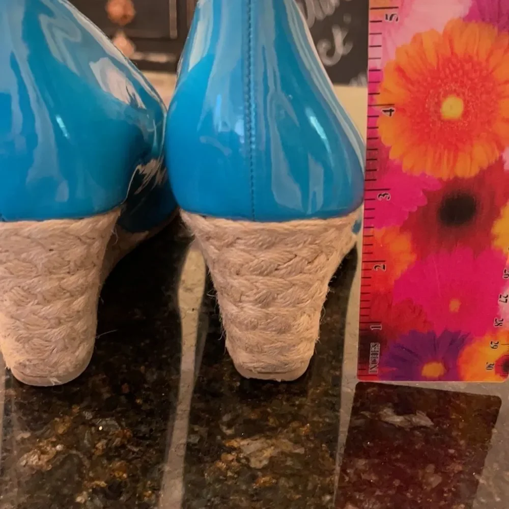 DexFlex Sz 8W Tiffany Blue Patent Espadrilles